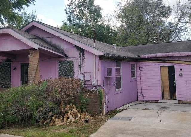 Property at 3235 Waverly St, Beaumont, TX 77705, 3 beds, 1 bath
