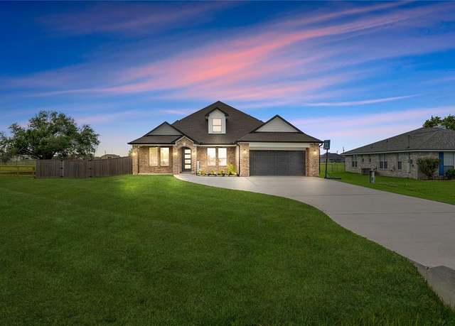 Property at 1420 Palomino Trl, Angleton, TX 77515, 3 beds, 3.5 baths