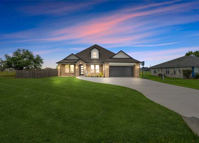 Property at 1420 Palomino Trl, Angleton, TX 77515, 3 beds, 3.5 baths