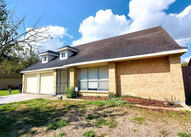 Property at 194 Moonridge Dr, Houston, TX 77015, 3 beds, 2.5 baths