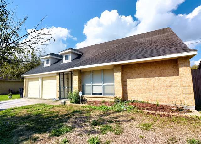 Property at 194 Moonridge Dr, Houston, TX 77015, 3 beds, 2.5 baths