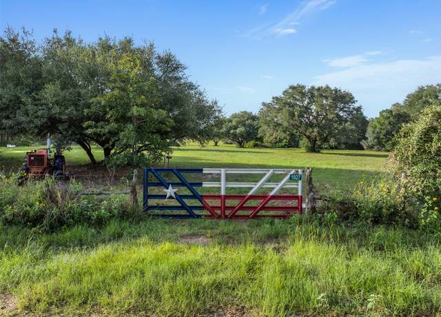 Property at 1027 Old New Ulm Rd, New Ulm, TX 78950