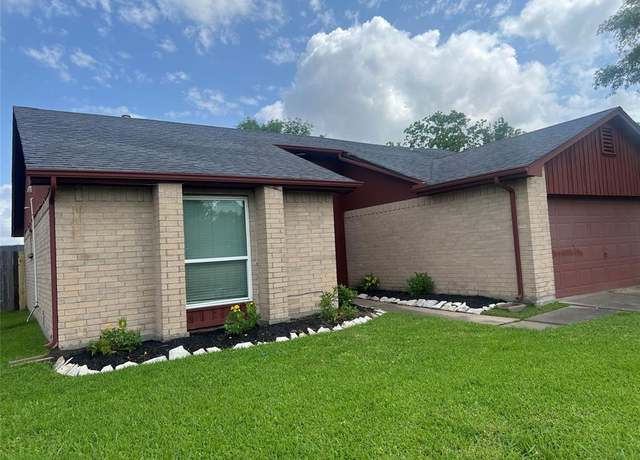 Property at 2711 N Belgravia Dr, Pearland, TX 77584, 2 beds, 2 baths