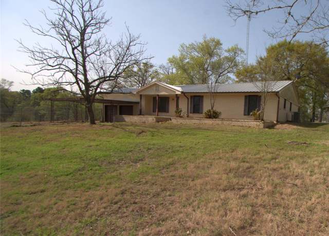 Property at 8 Dogwood Ln, Huntsville, TX 77320, 3 beds, 2 baths