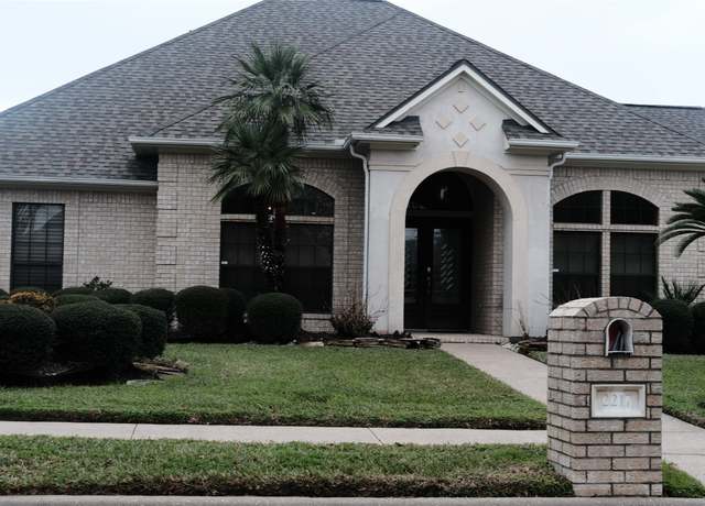 Property at 2217 W Reata Dr, Deer Park, TX 77536, 3 beds, 2.5 baths