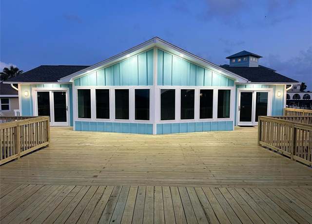 Property at 1326 Hawaii Dr, Tiki Island, TX 77554, 3 beds, 2.5 baths