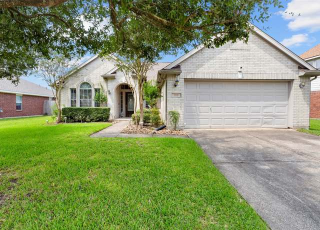 Property at 2117 Laughing Gull Ln, League City, TX 77573, 4 beds, 2 baths