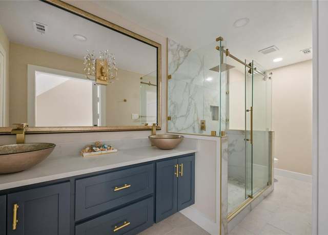 Property at 6011 Inwood Dr Unit B, Houston, TX 77057, 3 beds, 2.5 baths