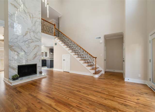 Property at 6011 Inwood Dr Unit B, Houston, TX 77057, 3 beds, 2.5 baths