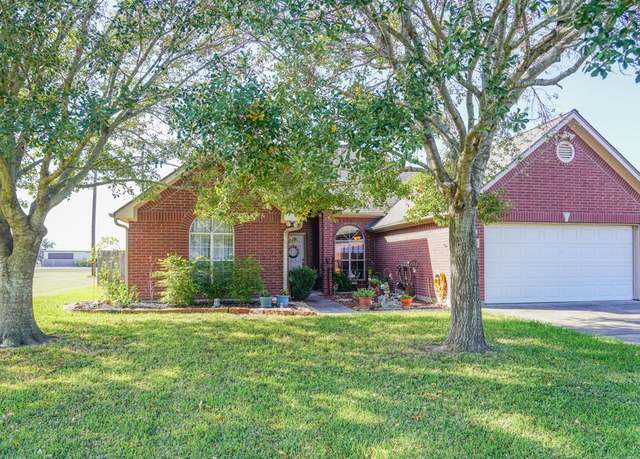 Property at 2107 Sue St, El Campo, TX 77437, 3 beds, 2 baths