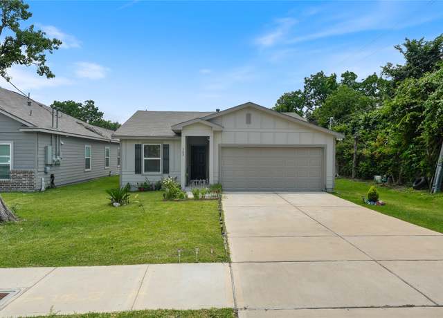 Property at 302 Connecticut St, Houston, TX 77029, 3 beds, 2 baths