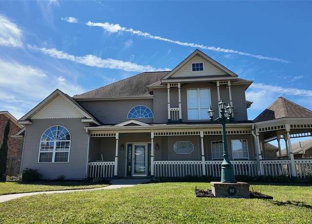 Property at 767 Cherokee Ave, Port Neches, TX 77651, 4 beds, 2.5 baths