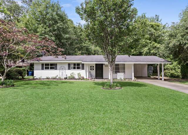 Property at 317 Pinewood Dr, Silsbee, TX 77656, 3 beds, 1 bath