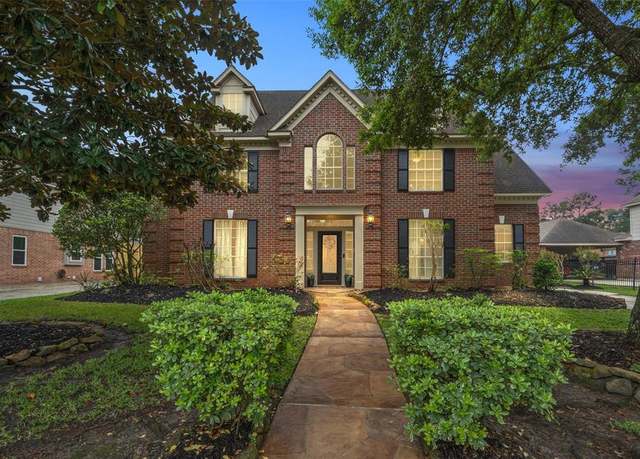 Property at 5606 Evergreen Valley Dr, Houston, TX 77345, 5 beds, 3.5 baths