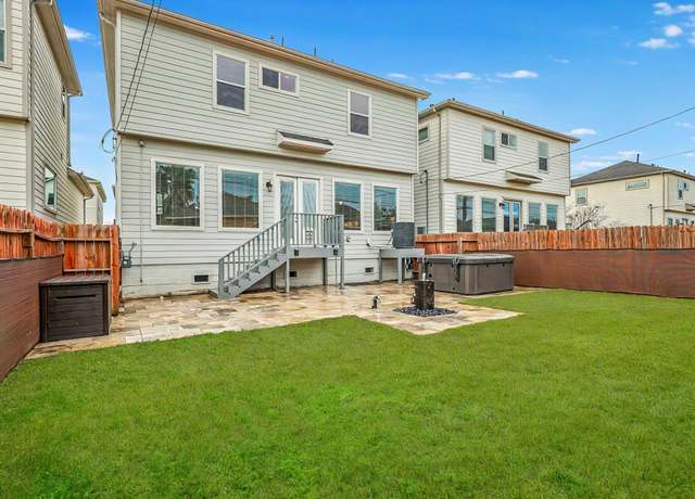 Property at 334 Yale Oaks Ln, Houston, TX 77091, 3 beds, 2.5 baths
