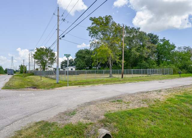 Property at 1902 Arizona Ave, League City, TX 77573