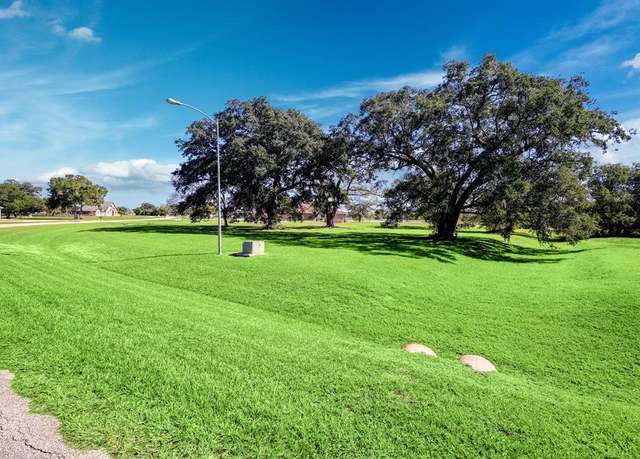 Property at 327 Cavalry Trail Dr, Rosharon, TX 77583