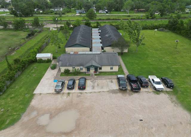 Property at 401 E Texas St, Brazoria, TX 77422, 2 beds, 1 bath