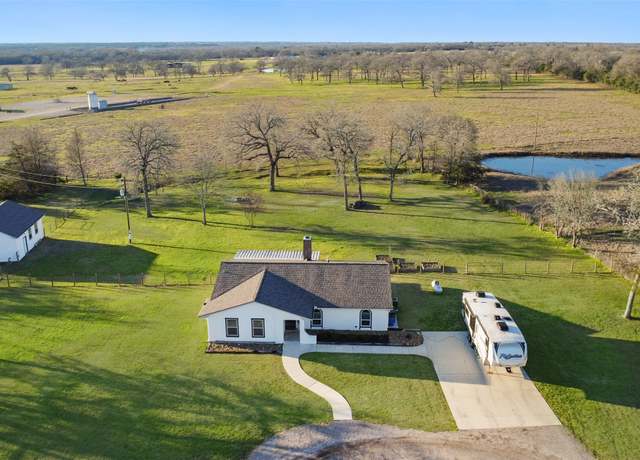 Property at 4620 Springfield Ln, Brenham, TX 77833, 3 beds, 2 baths