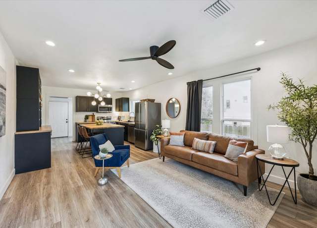 Property at 1001 E 40th St, Houston, TX 77022, 2 beds, 2 baths