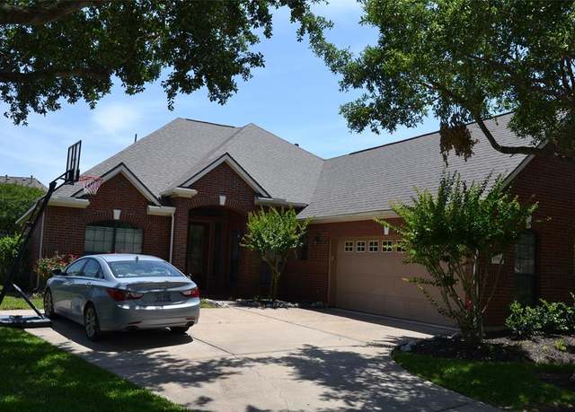 Property at 6710 Lathrop Ct, Sugar Land, TX 77479, 3 beds, 2.5 baths