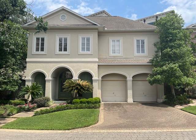 Property at 38 E Bend Ln, Houston, TX 77007, 3 beds, 3.5 baths