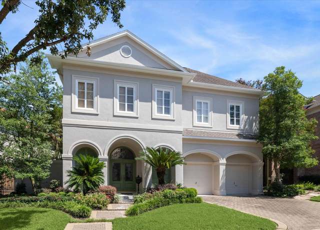 Property at 38 E Bend Ln, Houston, TX 77007, 3 beds, 3.5 baths
