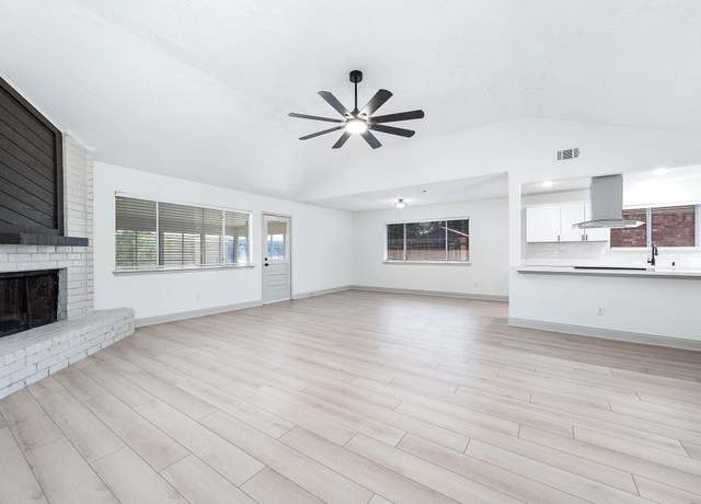 Property at 8430 Bird Run Dr, Houston, TX 77489, 3 beds, 2 baths