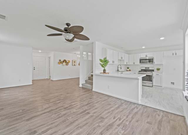 Property at 6310 Mountain Pines Ln, Katy, TX 77449, 3 beds, 2.5 baths