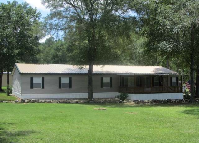 Property at 91 Whippoorwill St, Huntsville, TX 77320, 5 beds, 3 baths