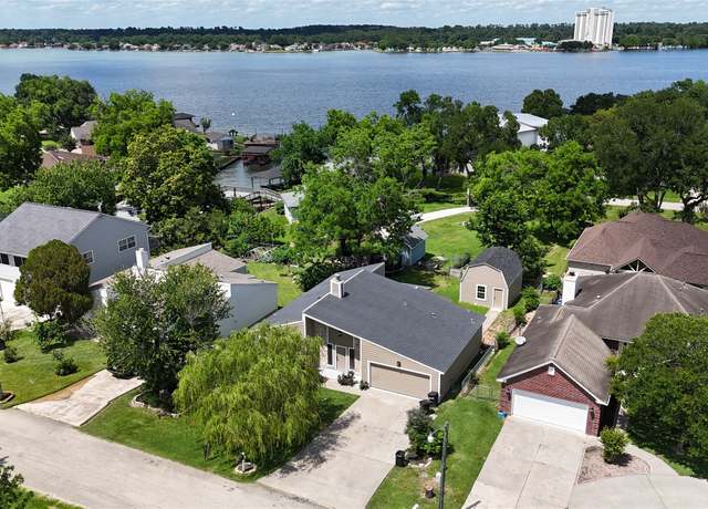 Property at 964 Lake View Dr, Montgomery, TX 77356, 3 beds, 2 baths