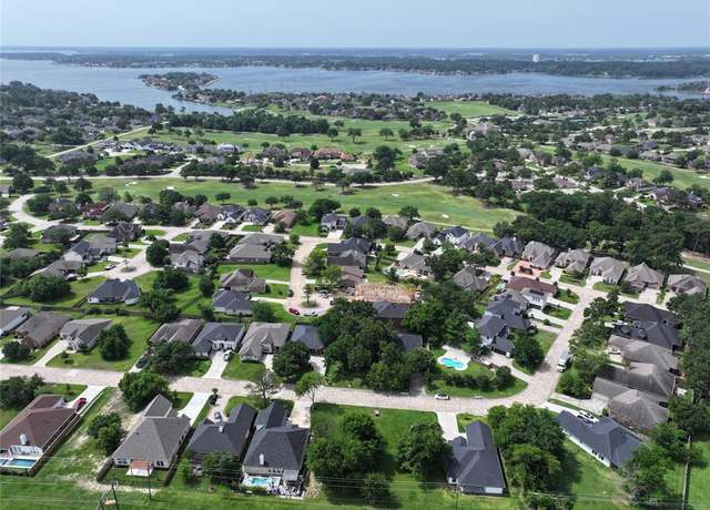 Property at 140 Bermuda Cir, Montgomery, TX 77356