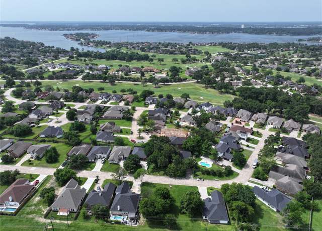 Property at 140 Bermuda Cir, Montgomery, TX 77356