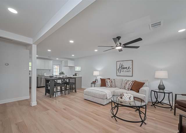 Property at 7406 Valeda Dr, Deer Park, TX 77536, 3 beds, 2 baths