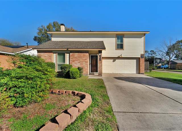 Property at 535 Bienville Ln, Houston, TX 77015, 3 beds, 2.5 baths