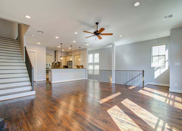 Property at 517 Fowler St, Houston, TX 77007, 3 beds, 3.5 baths