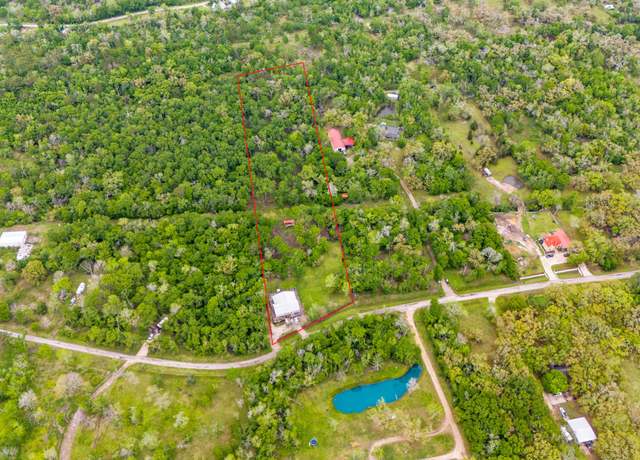 Property at 6310 Wickwillow Ln, Alvin, TX 77511, 4 beds, 4.5 baths