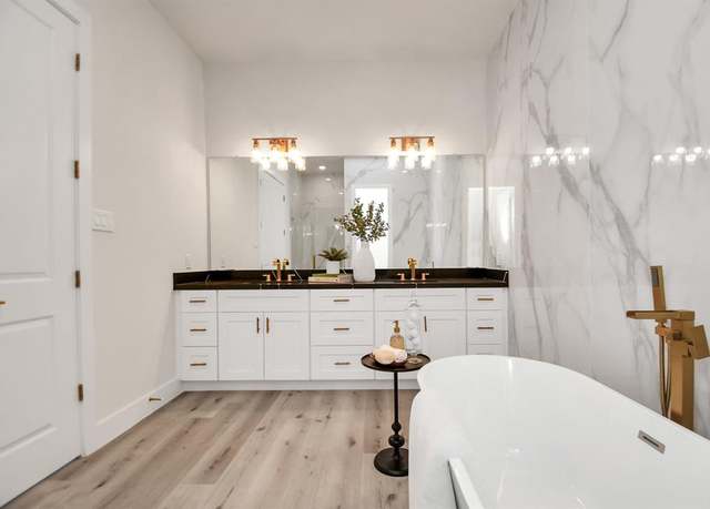 Property at 5906 Saint Augustine St Unit B, Houston, TX 77021, 3 beds, 2.5 baths