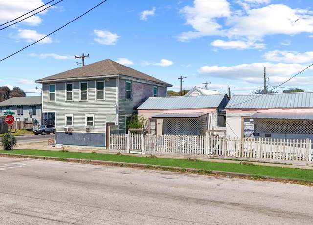 Property at 2826 Avenue M, Galveston, TX 77550, 2 beds, 1 bath