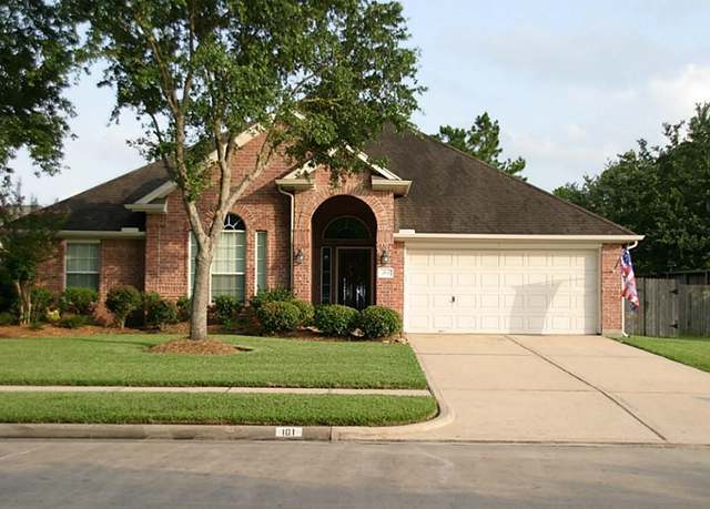 Property at 101 Greenridge Cir, League City, TX 77573, 3 beds, 2 baths