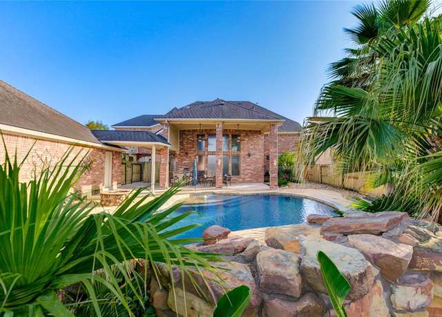 Property at 7803 Courtney Manor Ln, Katy, TX 77494, 4 beds, 3.5 baths