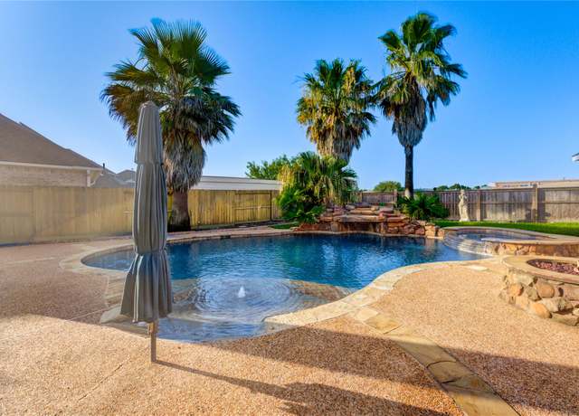 Property at 7803 Courtney Manor Ln, Katy, TX 77494, 4 beds, 3.5 baths
