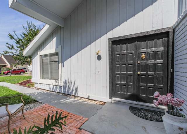 Property at 7642 Candlegreen Ln, Houston, TX 77071, 3 beds, 2.5 baths