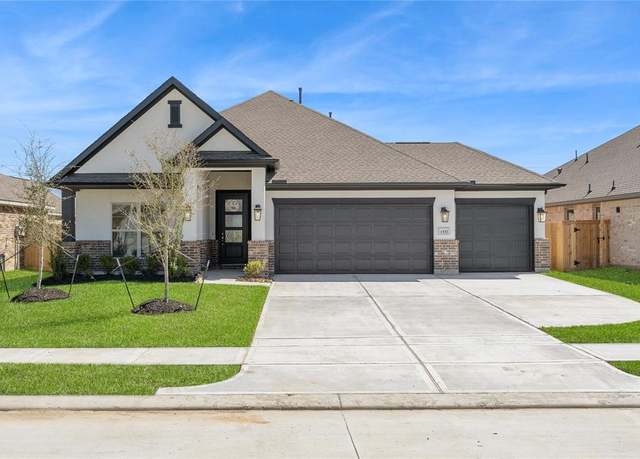 Property at 1537 Apache Heights Dr, Dayton, TX 77535, 4 beds, 3 baths