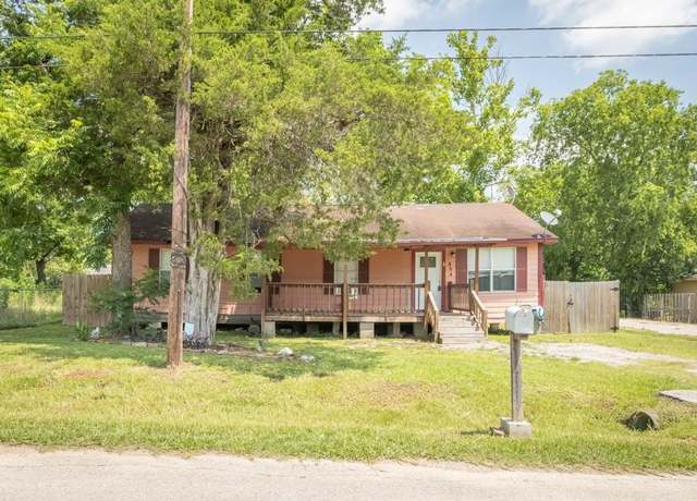 Property at 804 Avenue E, Conroe, TX 77301, 4 beds, 2 baths