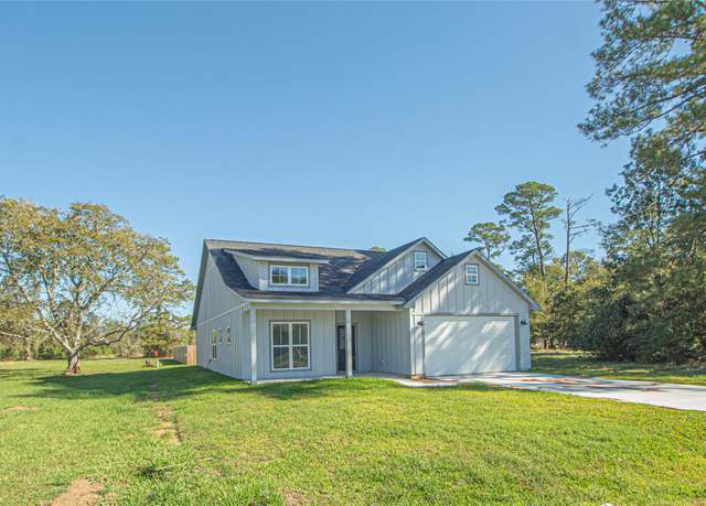 Property at 131 Bending Oaks Dr, Livingston, TX 77351, 3 beds, 2 baths