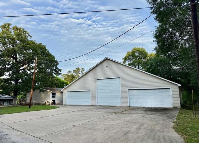 Property at 170 West Crk, Trinity, TX 75862, 3 beds, 2.5 baths