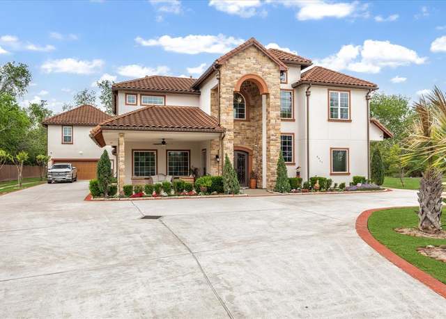 Property at 8917 Hawk Rd, Pearland, TX 77584, 5 beds, 4.5 baths