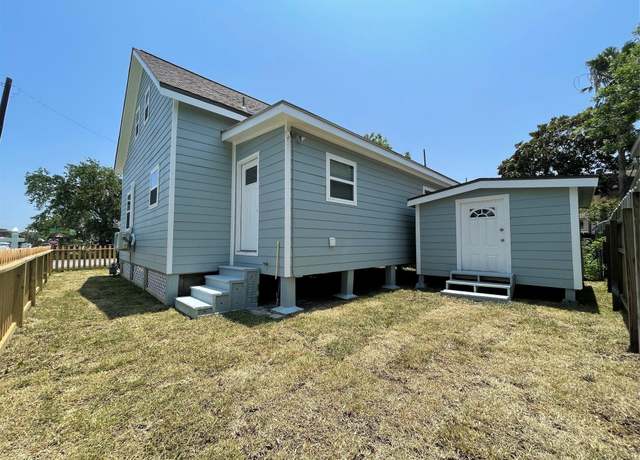 Property at 1701 40th St, Galveston, TX 77550, 3 beds, 1 bath