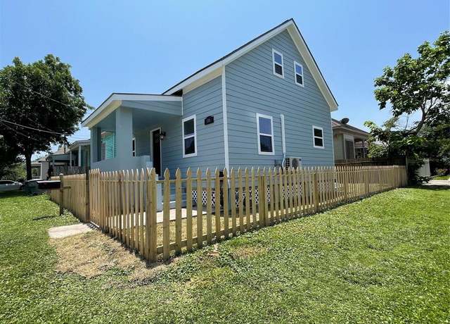 Property at 1701 40th St, Galveston, TX 77550, 3 beds, 1 bath